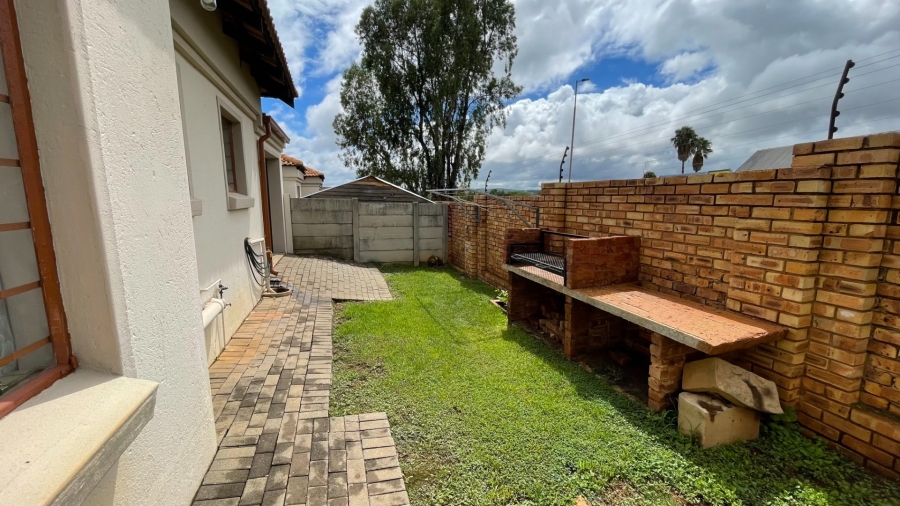 2 Bedroom Property for Sale in Moreleta Park Gauteng