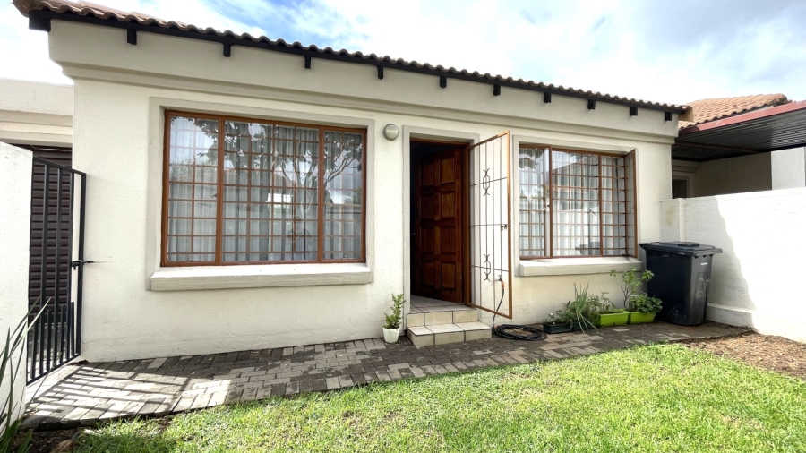 2 Bedroom Property for Sale in Moreleta Park Gauteng