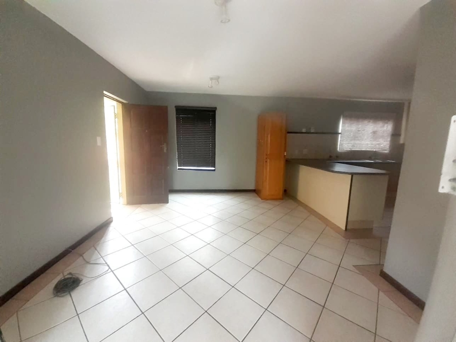 To Let 2 Bedroom Property for Rent in Monavoni Gauteng