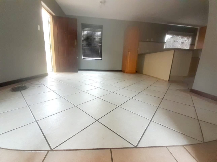 To Let 2 Bedroom Property for Rent in Monavoni Gauteng