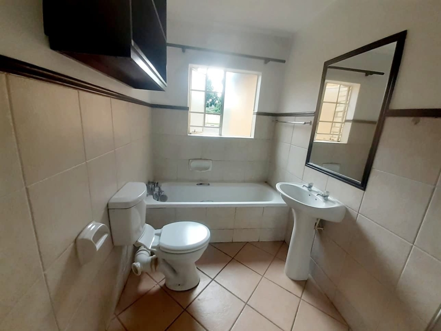 To Let 2 Bedroom Property for Rent in Monavoni Gauteng