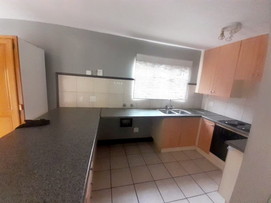 To Let 2 Bedroom Property for Rent in Monavoni Gauteng