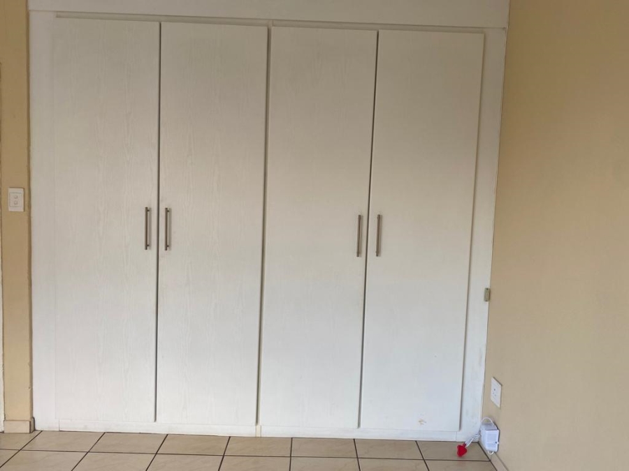 To Let 2 Bedroom Property for Rent in Melville Gauteng