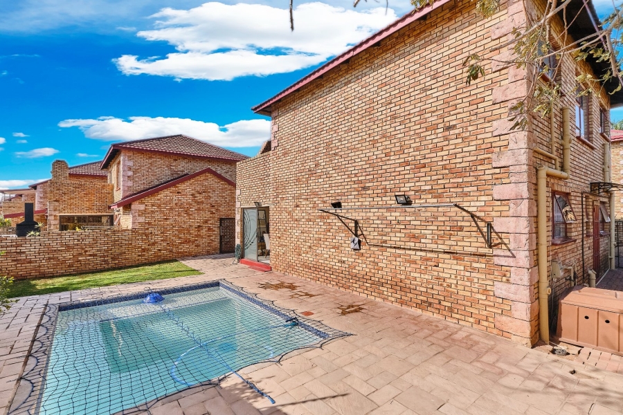 To Let 3 Bedroom Property for Rent in Wilgeheuwel Gauteng