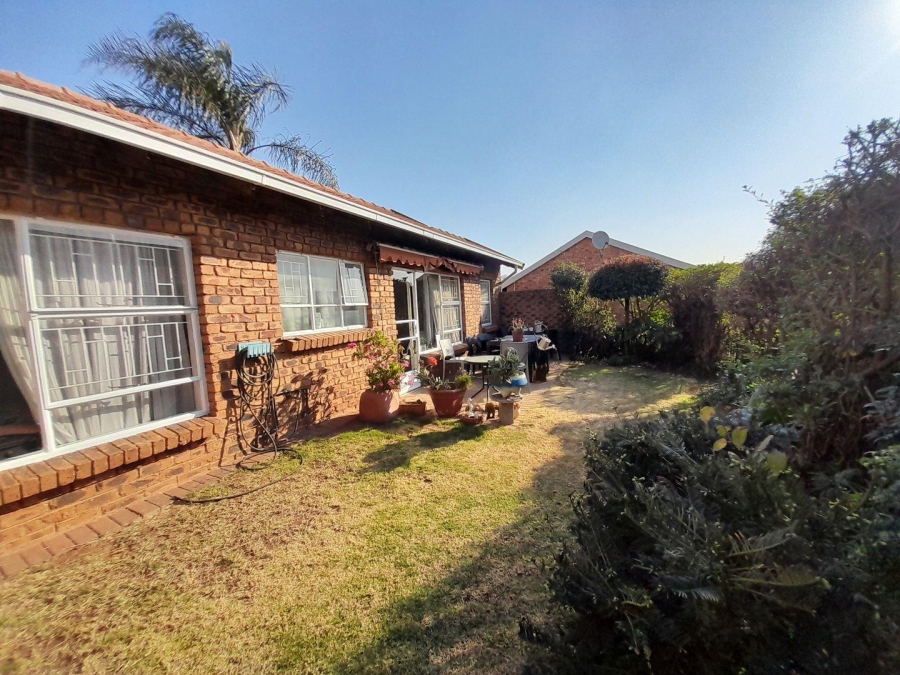 1 Bedroom Property for Sale in Edenvale Central Gauteng