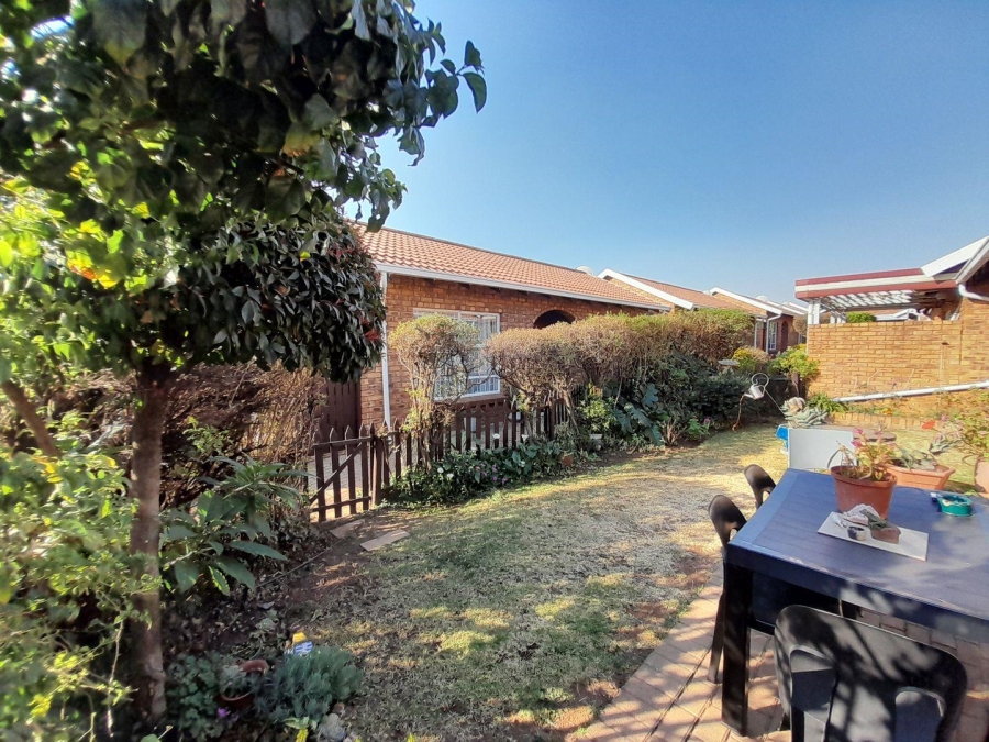 1 Bedroom Property for Sale in Edenvale Central Gauteng