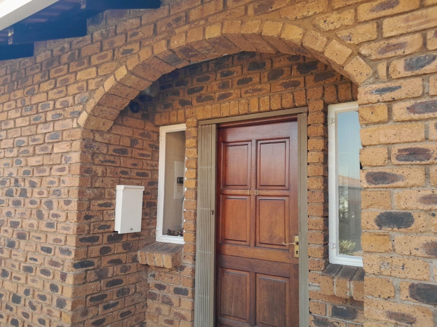 1 Bedroom Property for Sale in Edenvale Central Gauteng