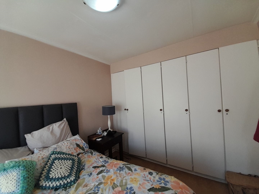 1 Bedroom Property for Sale in Edenvale Central Gauteng