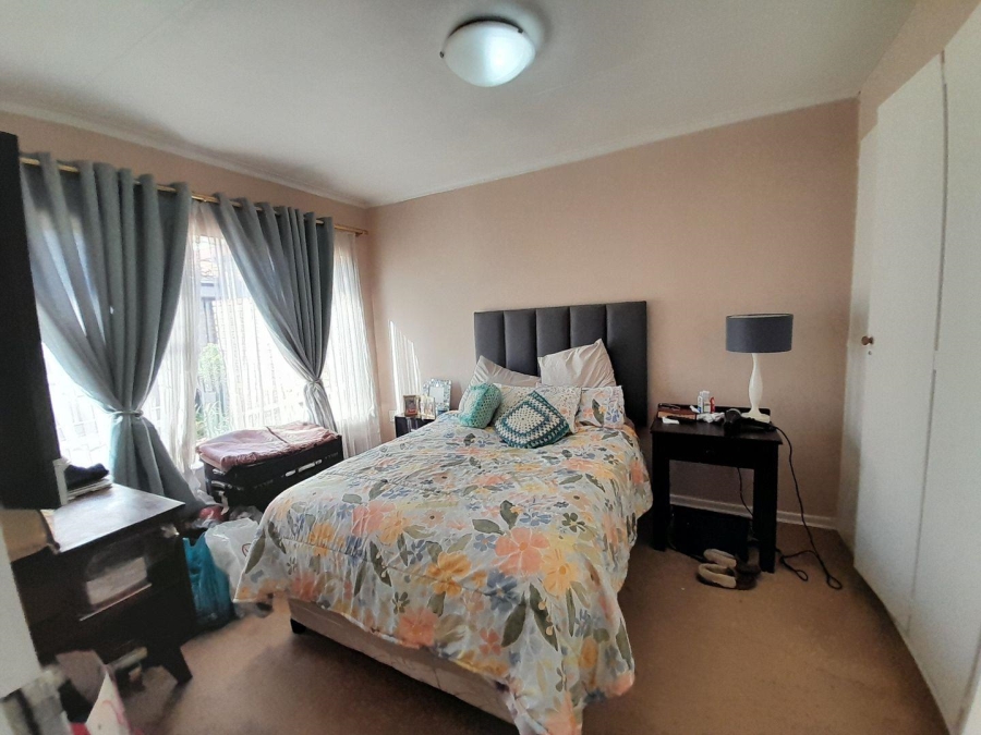 1 Bedroom Property for Sale in Edenvale Central Gauteng