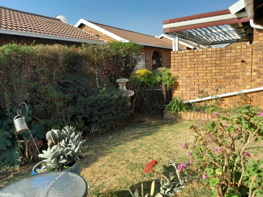 1 Bedroom Property for Sale in Edenvale Central Gauteng