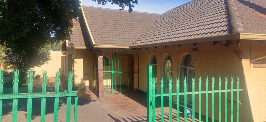 4 Bedroom Property for Sale in Lambton Gauteng