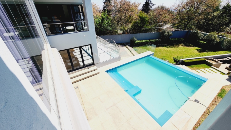 5 Bedroom Property for Sale in Waterkloof Ridge Gauteng