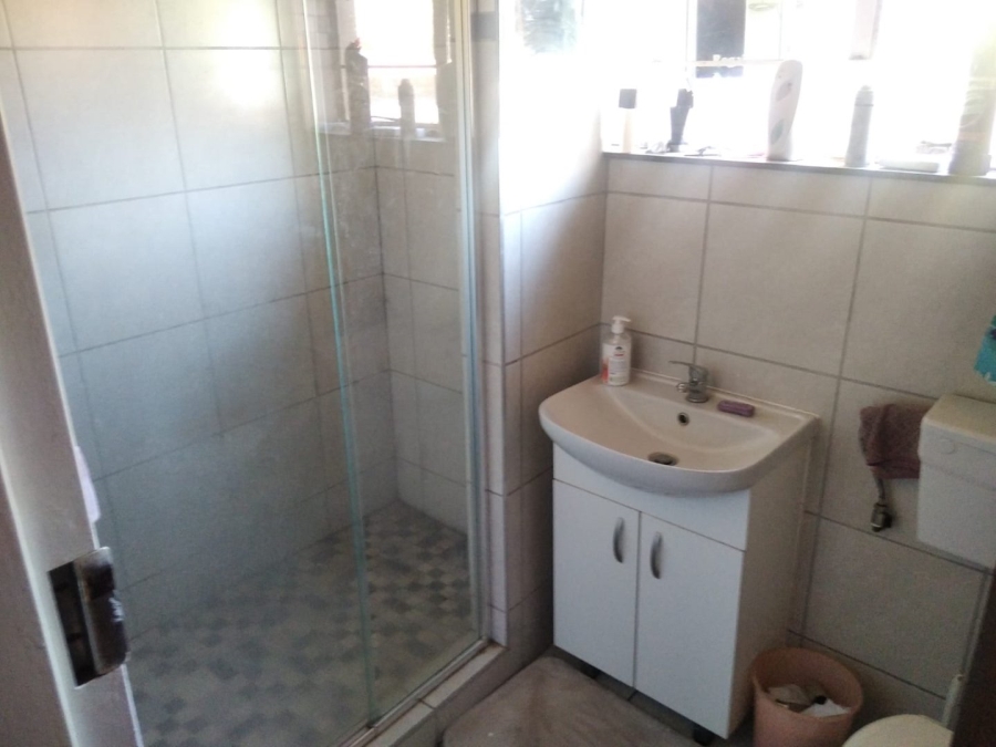  Bedroom Property for Sale in Kameeldrift West Gauteng