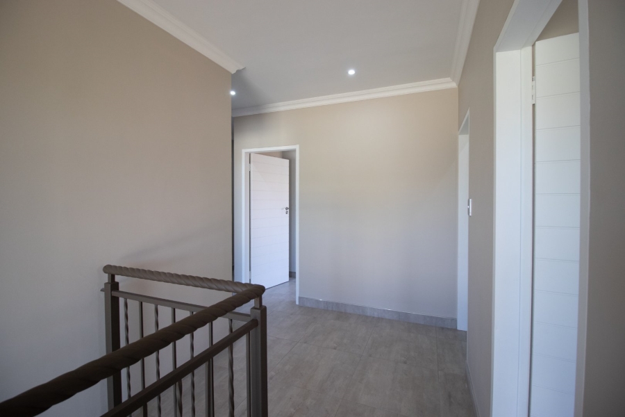 5 Bedroom Property for Sale in Comet Gauteng