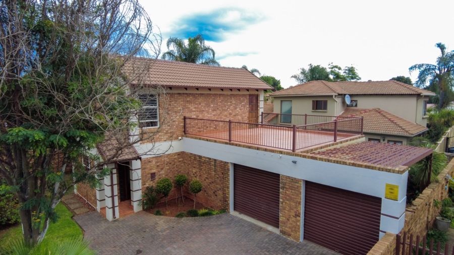 4 Bedroom Property for Sale in Glen Marais Gauteng