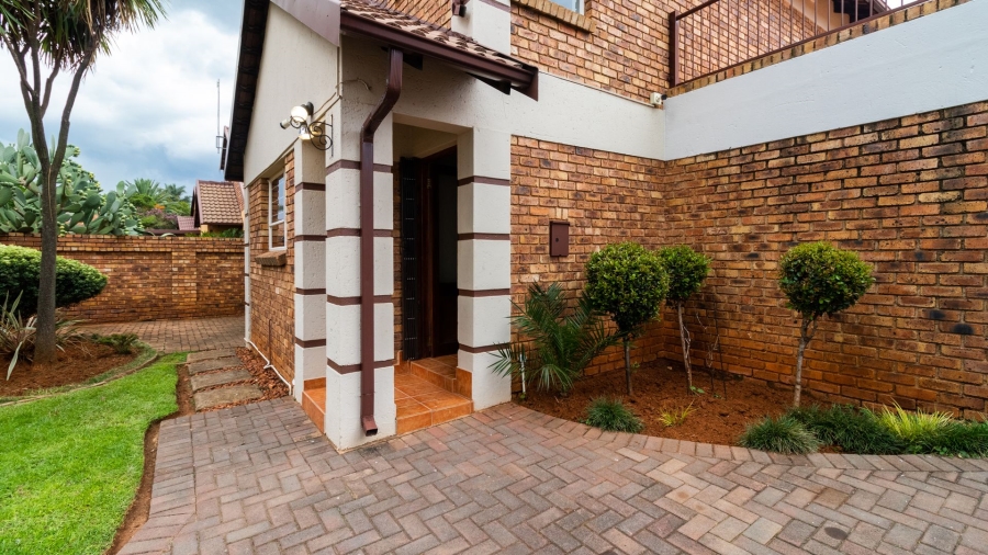 4 Bedroom Property for Sale in Glen Marais Gauteng