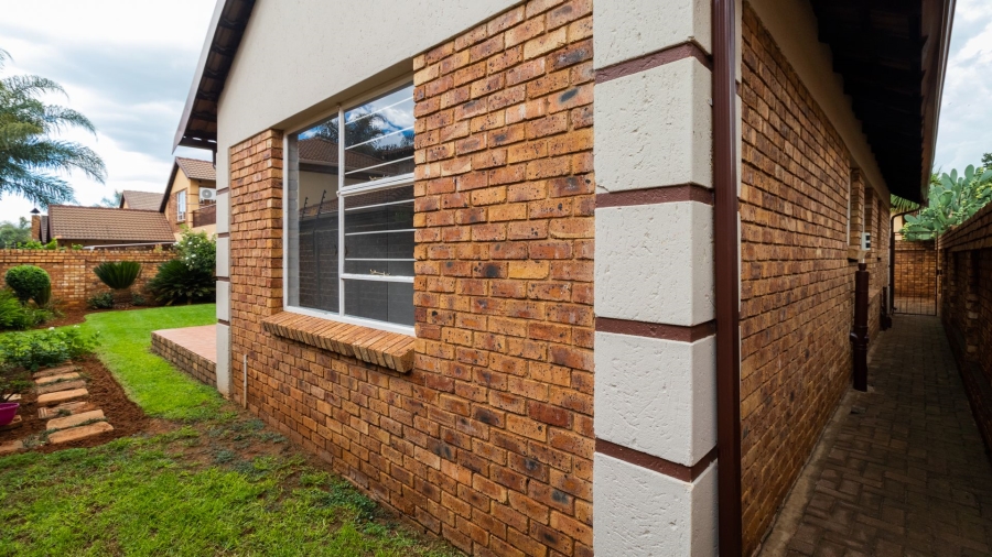 4 Bedroom Property for Sale in Glen Marais Gauteng