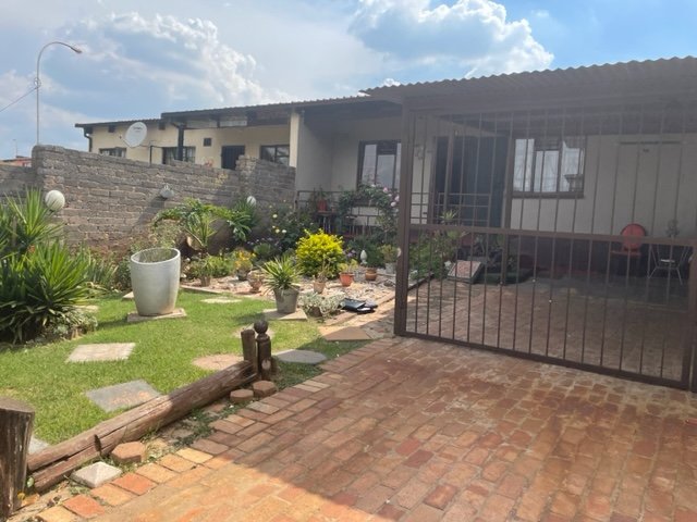 3 Bedroom Property for Sale in Klipspruit West Gauteng