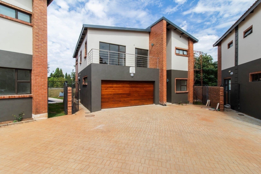 3 Bedroom Property for Sale in Oriel Gauteng