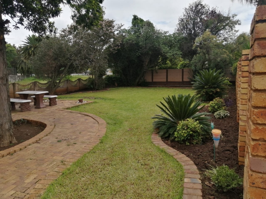 4 Bedroom Property for Sale in Selection Park Gauteng