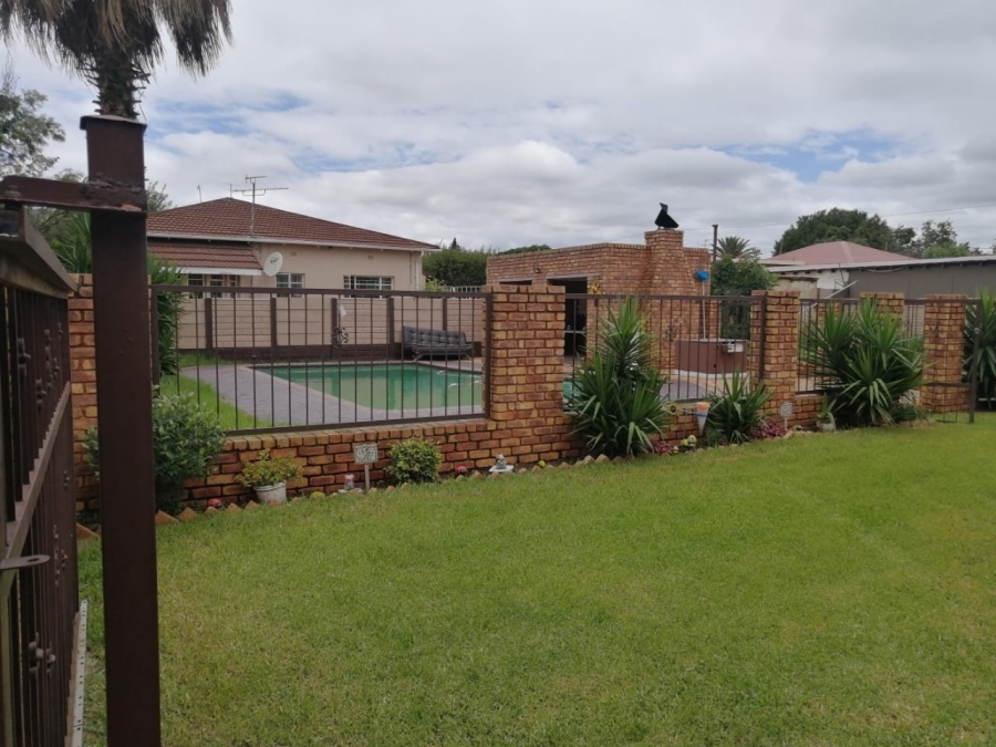 4 Bedroom Property for Sale in Selection Park Gauteng