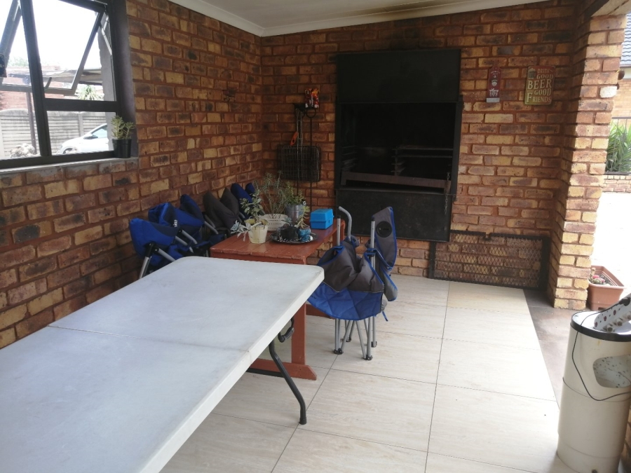 4 Bedroom Property for Sale in Selection Park Gauteng