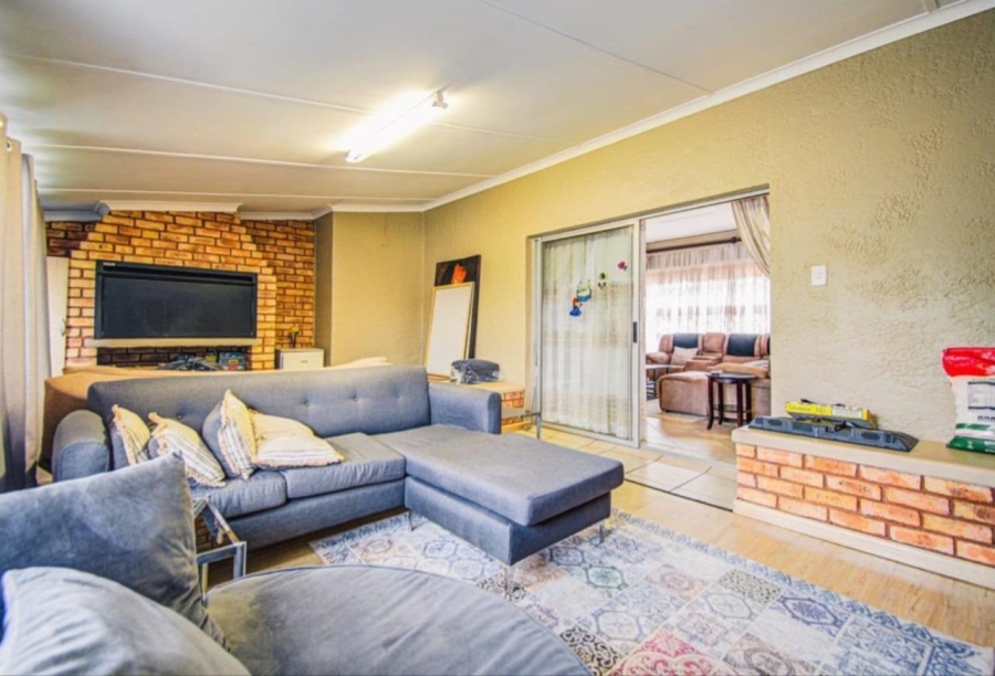 3 Bedroom Property for Sale in Parkdene Gauteng