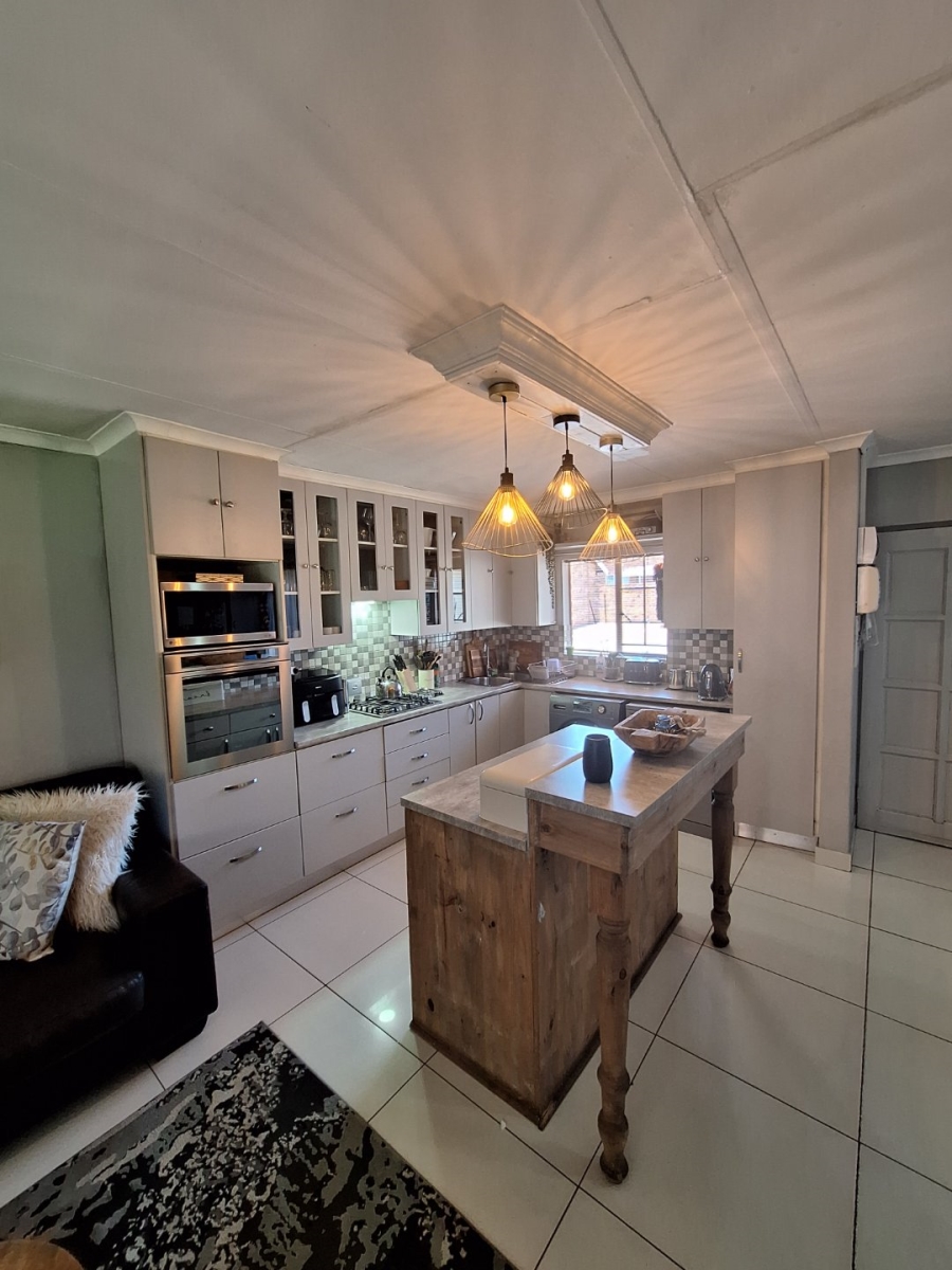 2 Bedroom Property for Sale in Wierdaglen Estate Gauteng