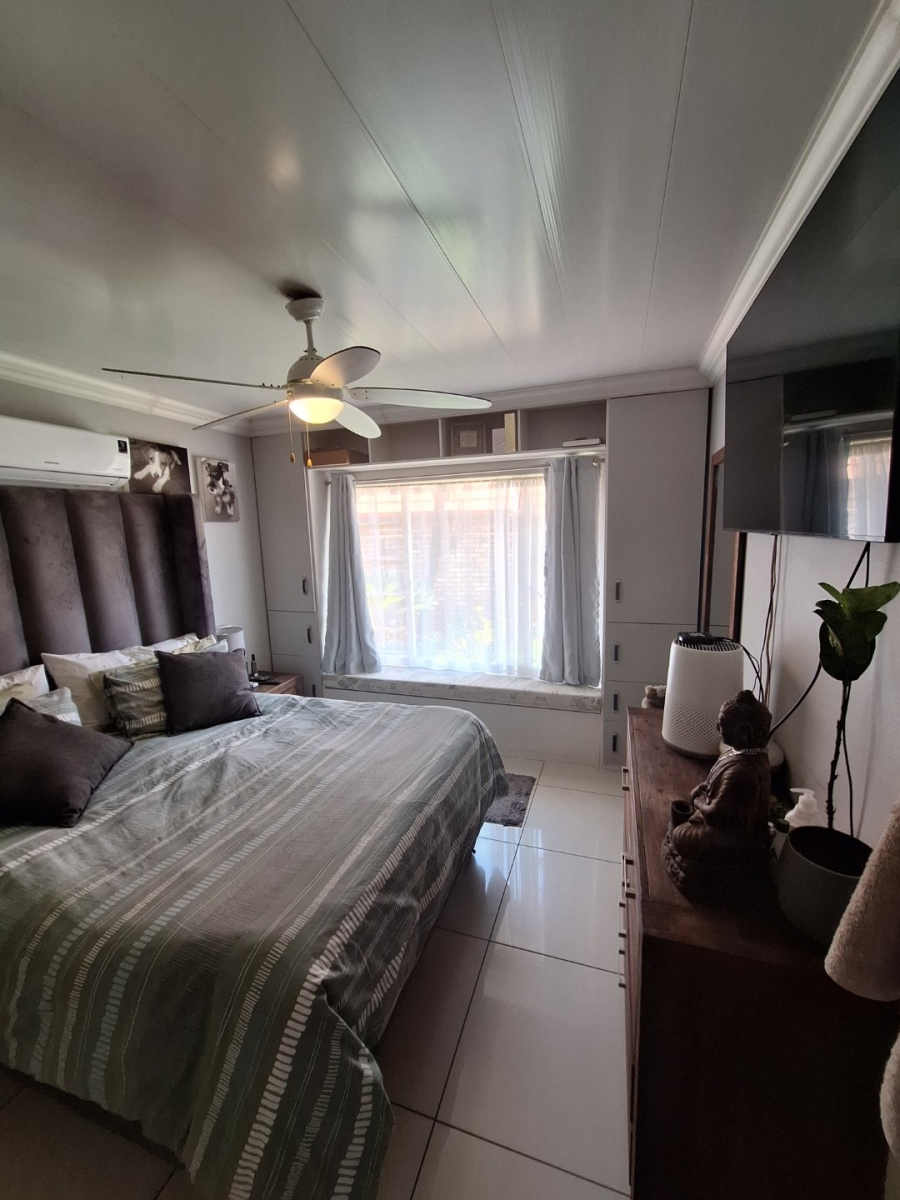 2 Bedroom Property for Sale in Wierdaglen Estate Gauteng