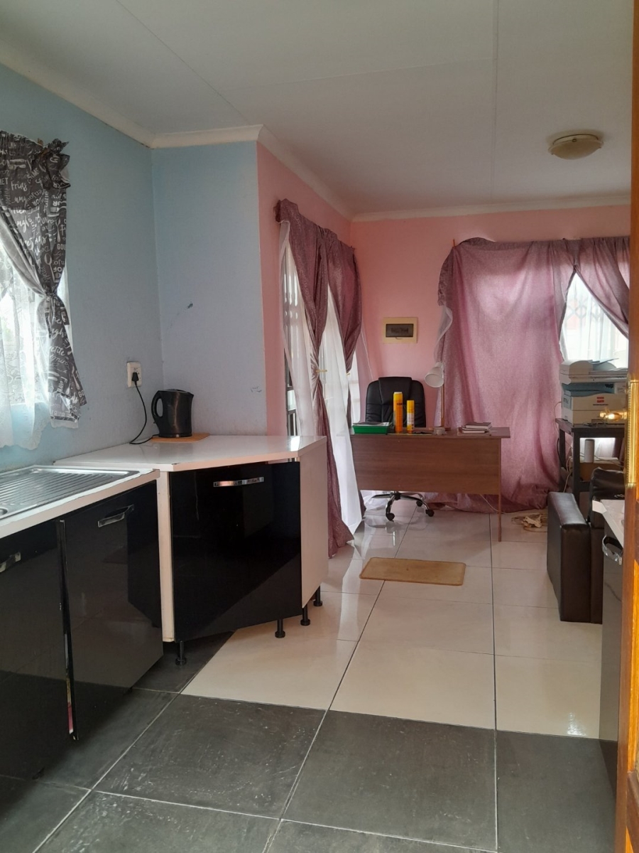 2 Bedroom Property for Sale in Soshanguve VV Gauteng