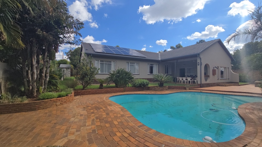 4 Bedroom Property for Sale in Magalieskruin Gauteng