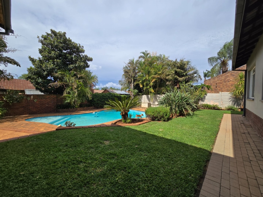 4 Bedroom Property for Sale in Magalieskruin Gauteng