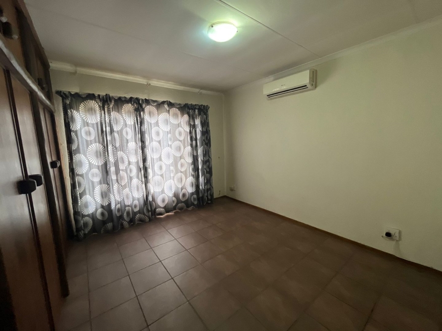 2 Bedroom Property for Sale in Hesteapark Gauteng