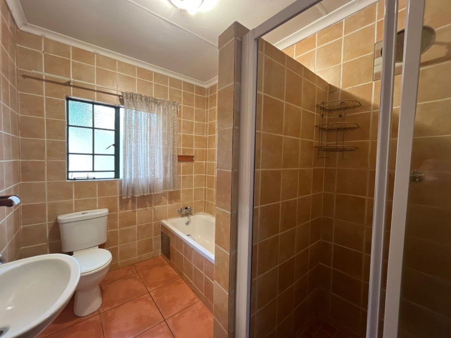 2 Bedroom Property for Sale in Hesteapark Gauteng