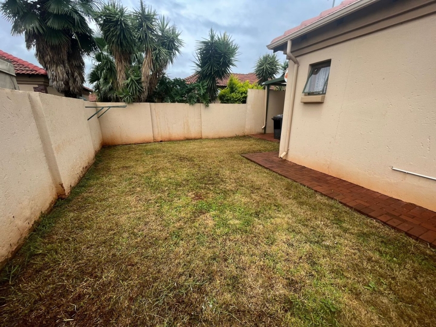 2 Bedroom Property for Sale in Hesteapark Gauteng