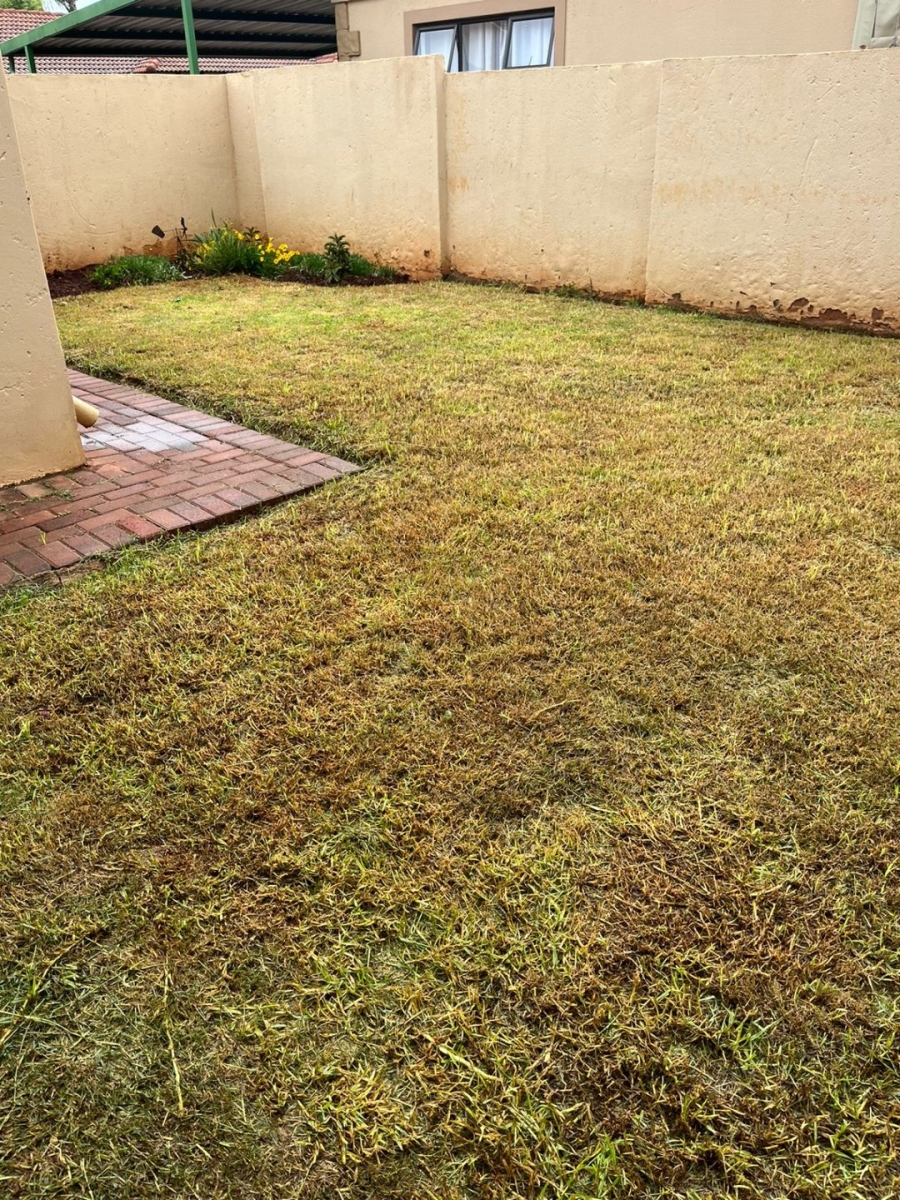 2 Bedroom Property for Sale in Hesteapark Gauteng