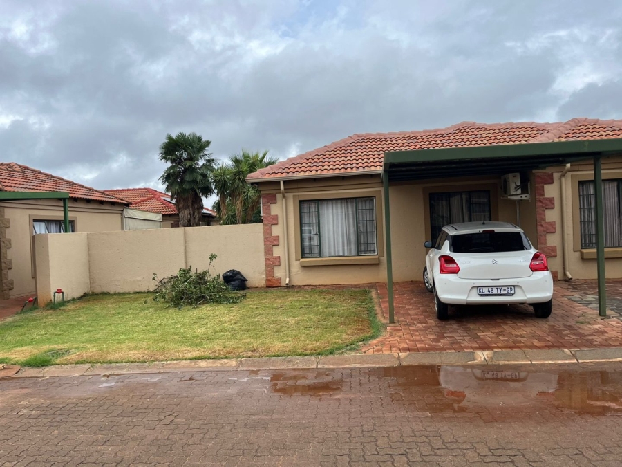 2 Bedroom Property for Sale in Hesteapark Gauteng