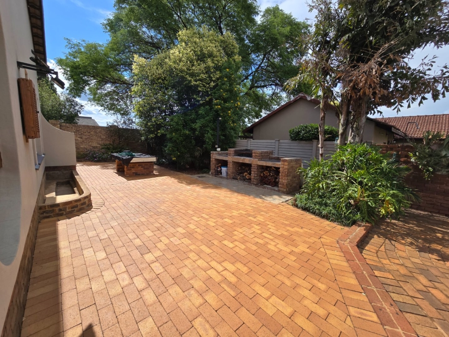 4 Bedroom Property for Sale in Magalieskruin Gauteng