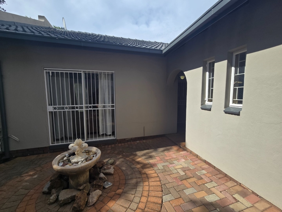 4 Bedroom Property for Sale in Magalieskruin Gauteng