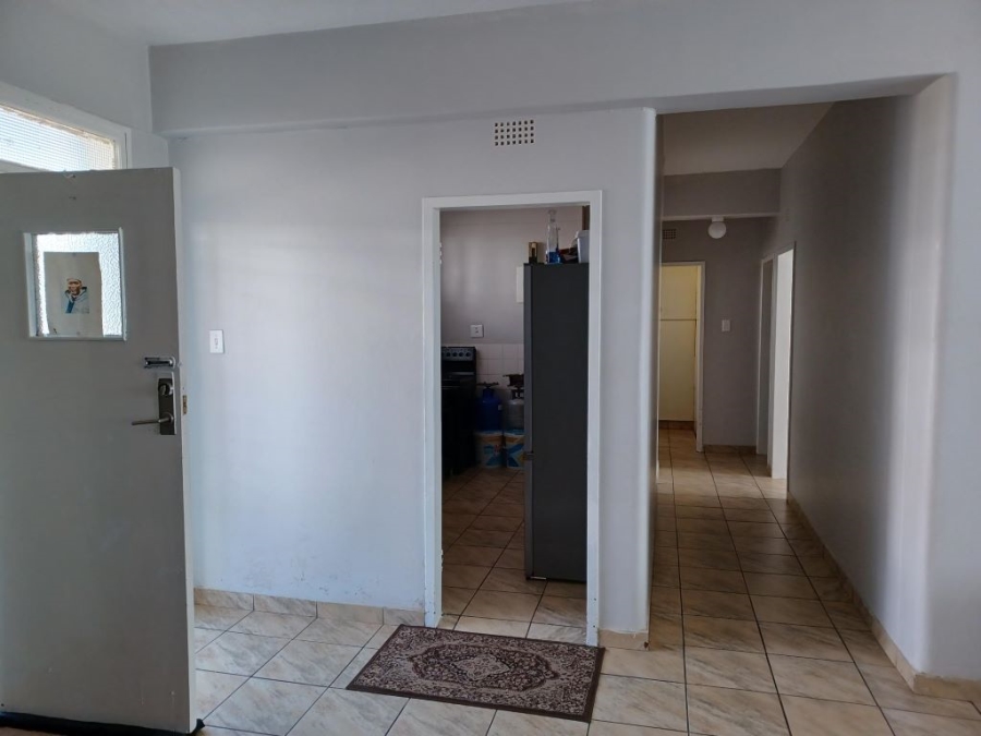 To Let 2 Bedroom Property for Rent in Rhodesfield Gauteng