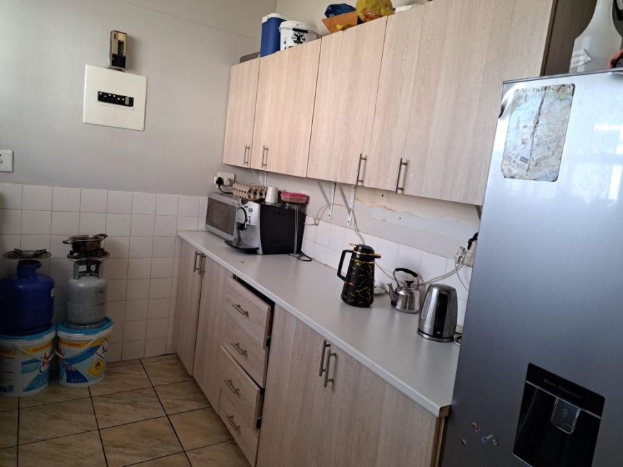 To Let 2 Bedroom Property for Rent in Rhodesfield Gauteng