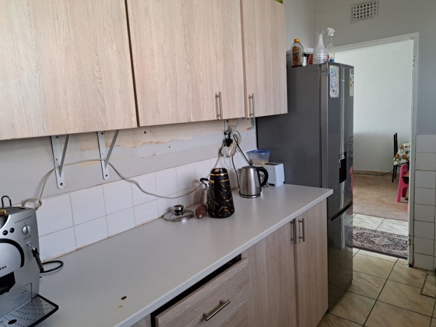 To Let 2 Bedroom Property for Rent in Rhodesfield Gauteng