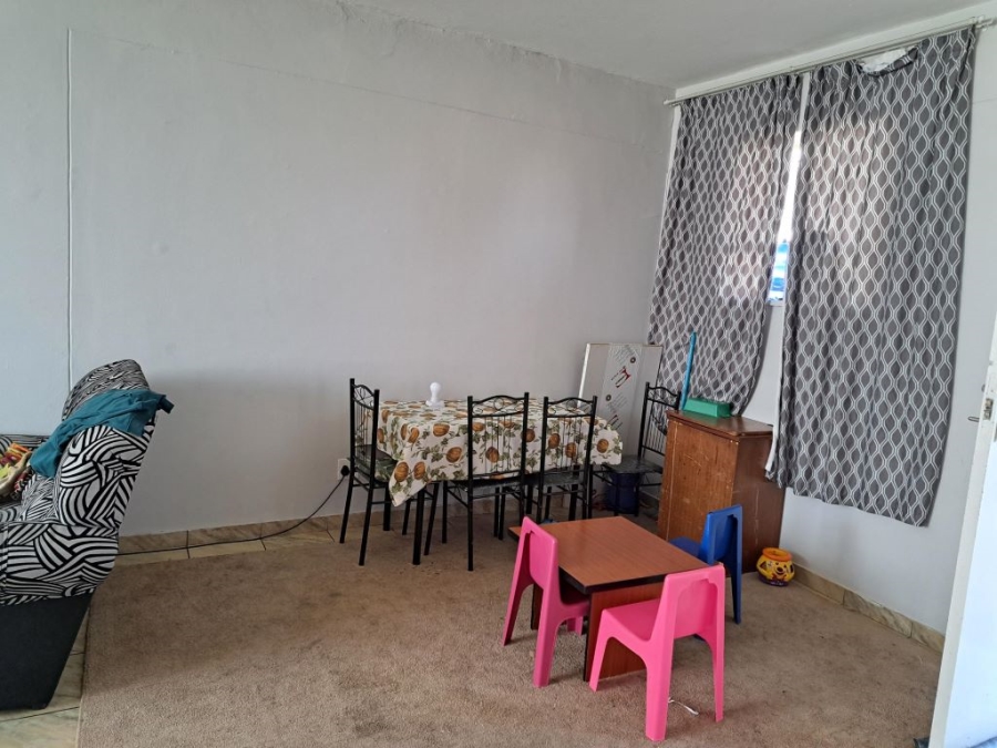 To Let 2 Bedroom Property for Rent in Rhodesfield Gauteng