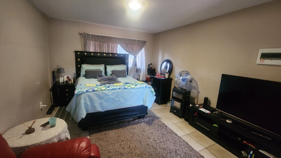 1 Bedroom Property for Sale in Annlin-wes Gauteng