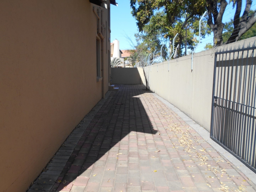 To Let 3 Bedroom Property for Rent in Country View Gauteng