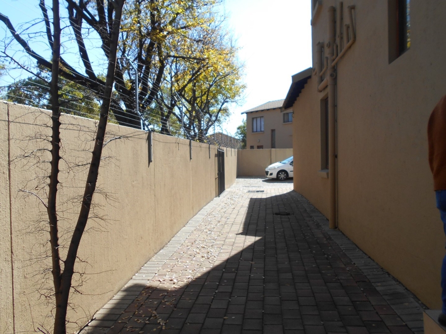 To Let 3 Bedroom Property for Rent in Country View Gauteng