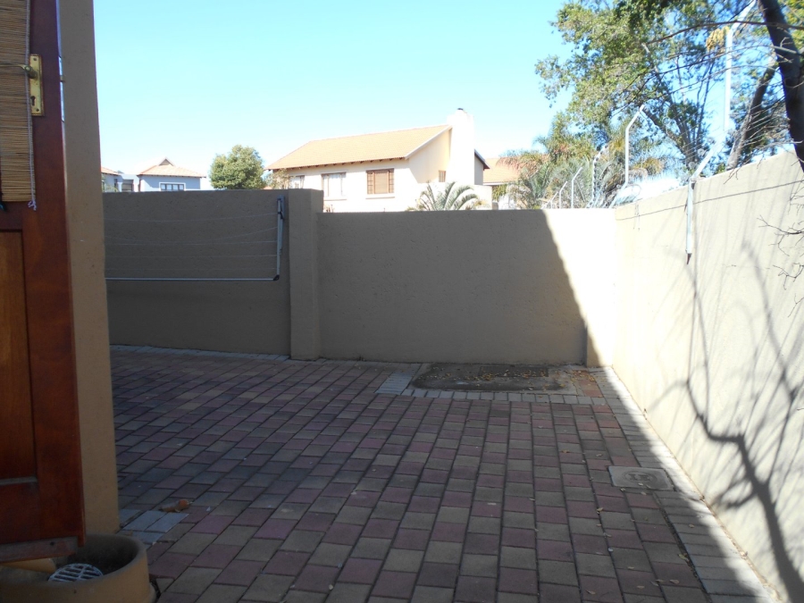 To Let 3 Bedroom Property for Rent in Country View Gauteng