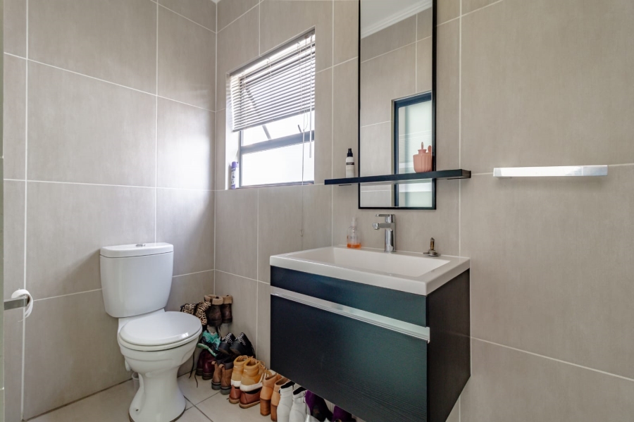 2 Bedroom Property for Sale in Greenstone Hill Gauteng