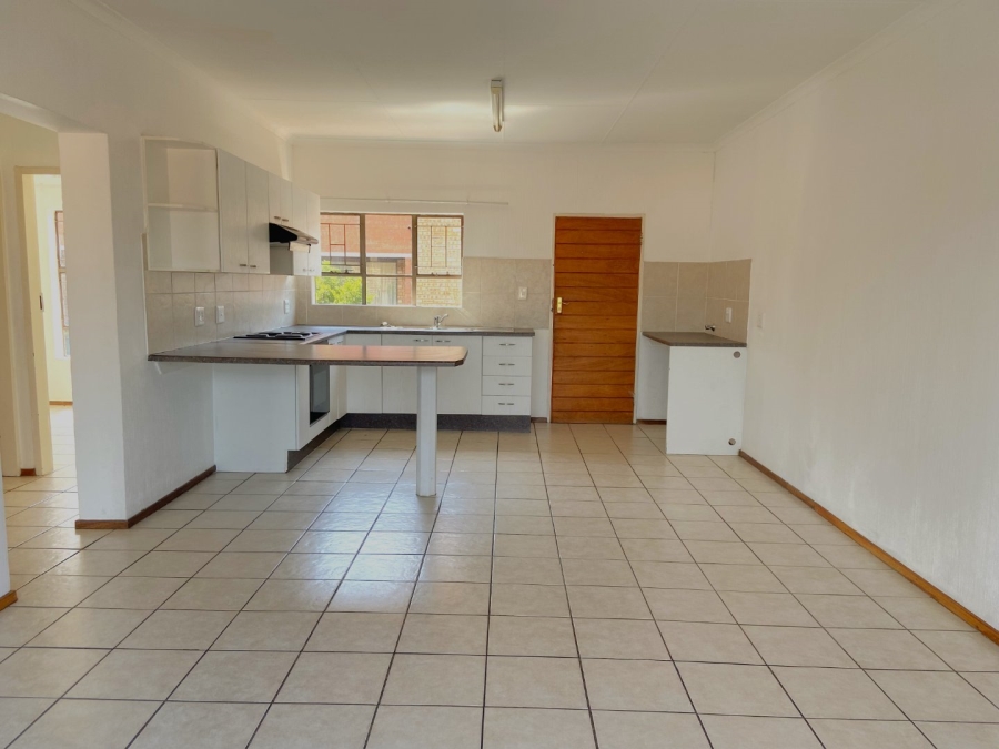 To Let 2 Bedroom Property for Rent in Weltevreden Park Gauteng