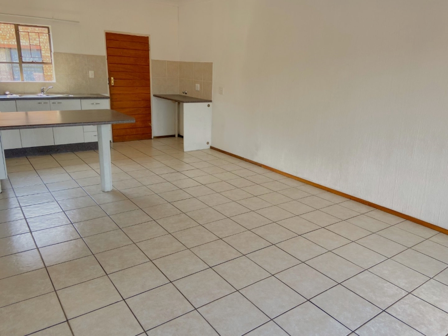 To Let 2 Bedroom Property for Rent in Weltevreden Park Gauteng